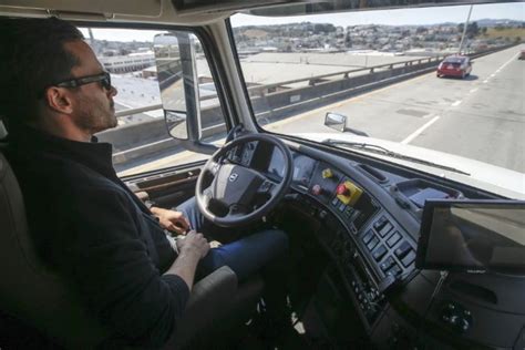 California bill to have humans drivers ride in autonomous trucks is vetoed by governor